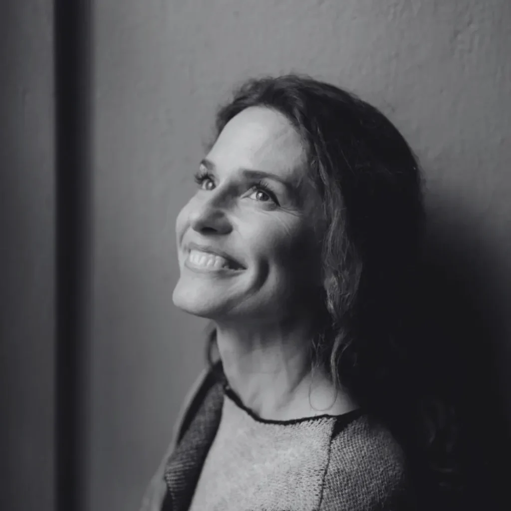 Anouschka Lara, initiatrice du Processus Vivants et de la méthode Kintsugi