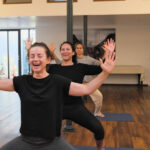 DE LIMMOBILITE AU MOUVEMENT EN YOGA - Le Centre